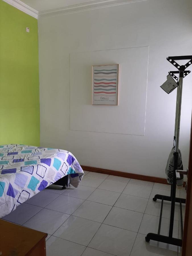 Rabbani Family Homestay Джокьякарта Экстерьер фото