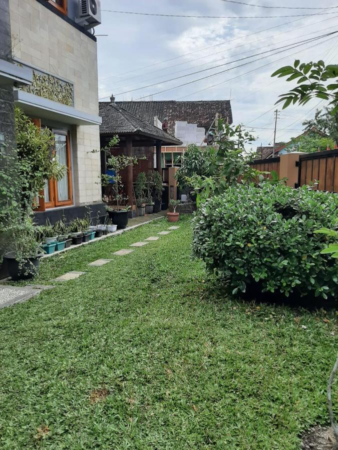 Rabbani Family Homestay Джокьякарта Экстерьер фото