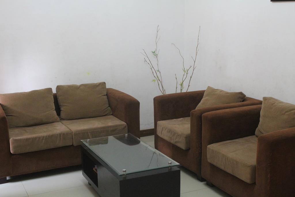 Rabbani Family Homestay Джокьякарта Экстерьер фото