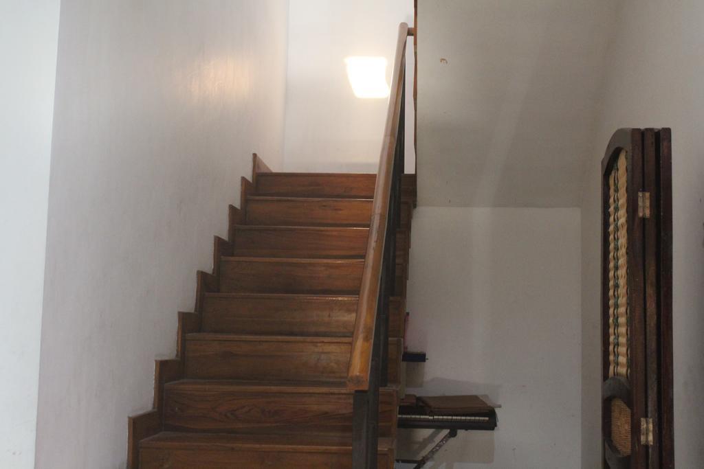 Rabbani Family Homestay Джокьякарта Экстерьер фото