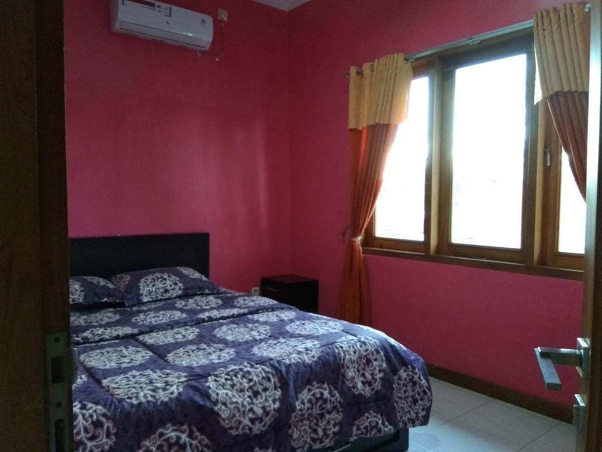 Rabbani Family Homestay Джокьякарта Экстерьер фото